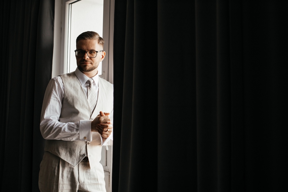 Zdjęcie przygotowań do sesji ślubnej