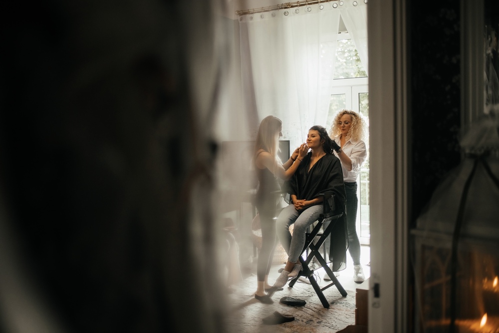 Delikatne detale: panna młoda w kamienicy, otoczonej urokiem starego miasta