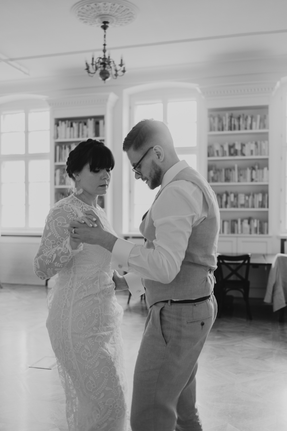 Emocjonujący dzień w Bibliotece Raczyńskich podczas ceremonii ślubu