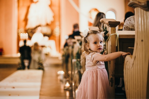 Zdjęcia ślubne w kościele - z perspektywy dziecka
