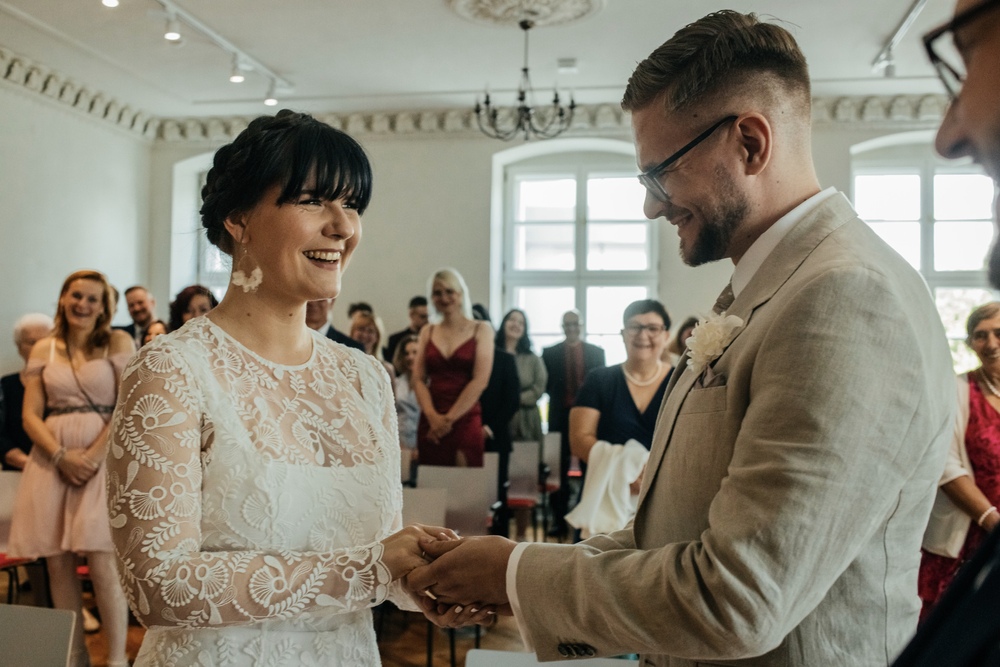 Uroczy cywilny ślub w pięknych wnętrzach Biblioteki Raczyńskich